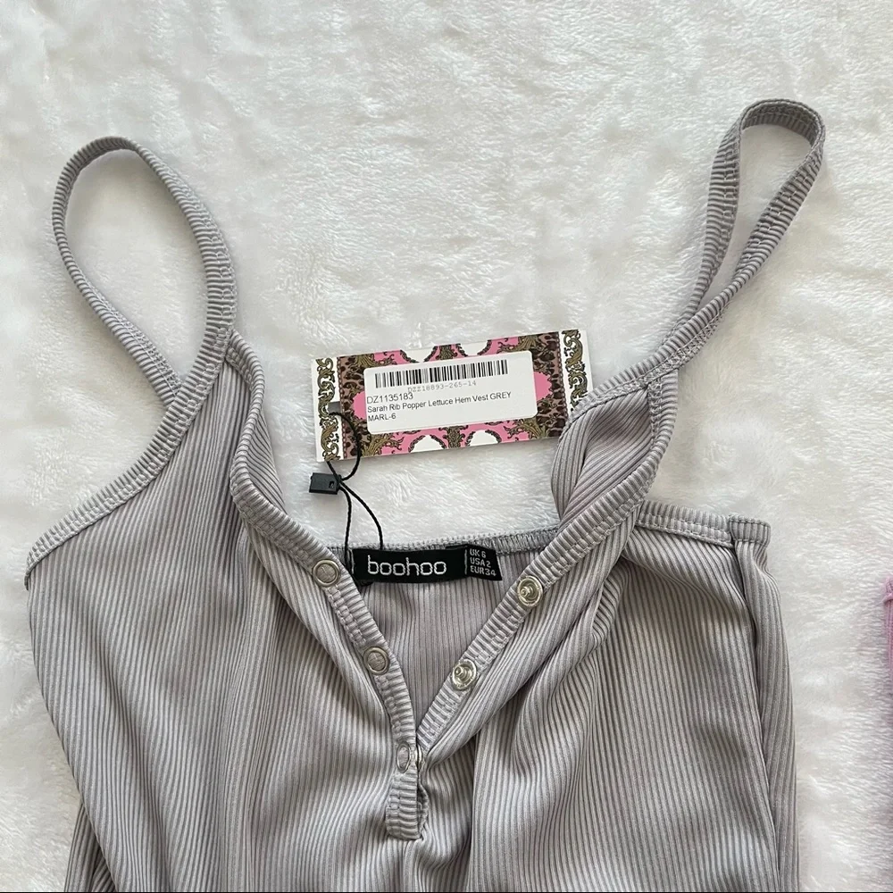Bundle of 2 Tank Tops - Picture 4 of 4